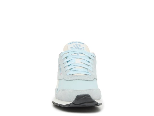Classic AZ Sneaker - Women's