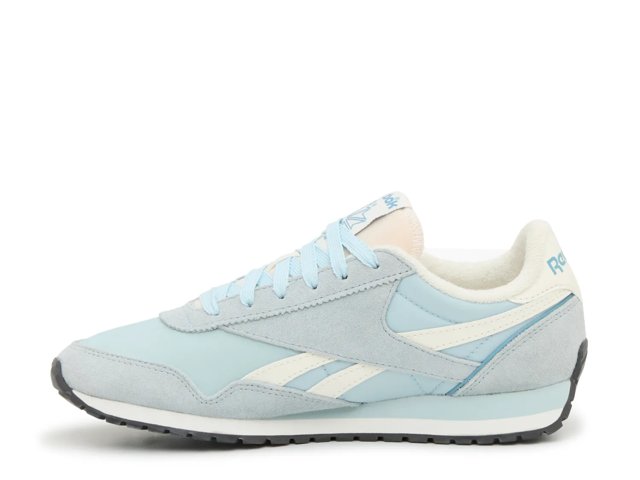 Classic AZ Sneaker - Women's