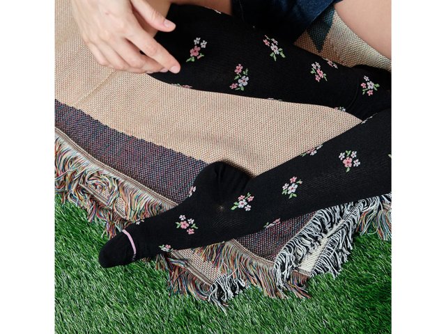 Ditsy Floral Bunch Women's Knee Socks