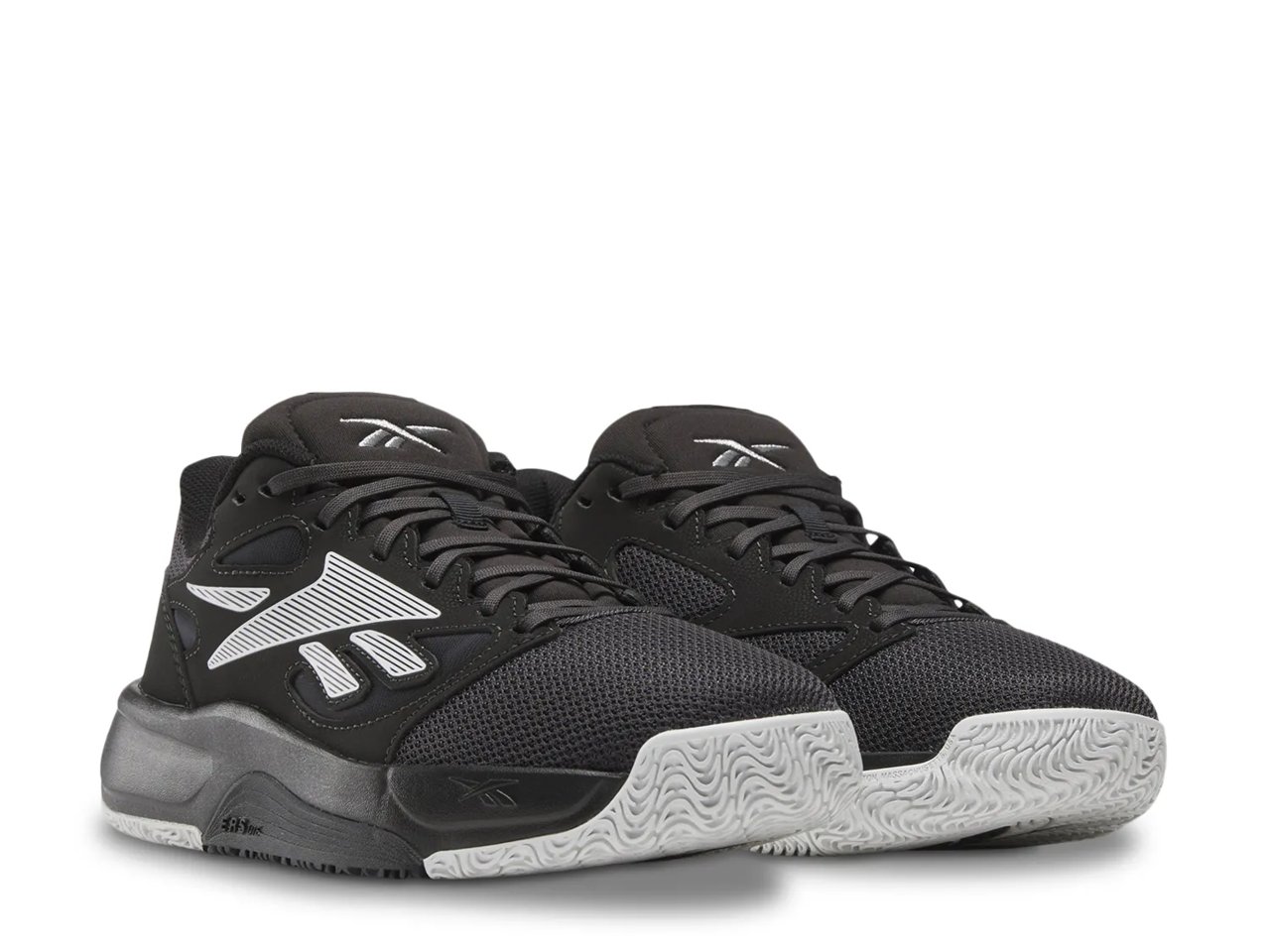 Engine LT Basketball Shoe