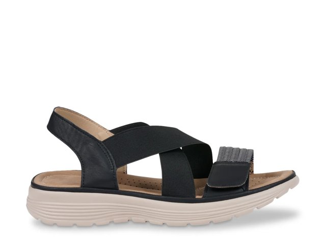 Ariel Sandal