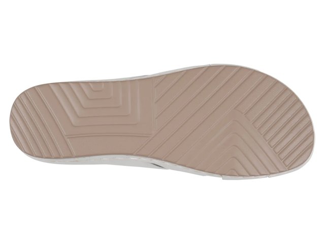 Betsy Sandal