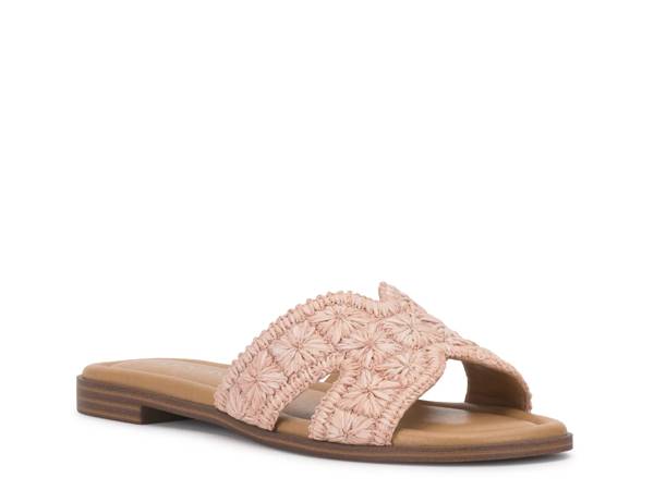 Click to shop women's casual flat sandals at DSW Designer Shoe Warehouse.