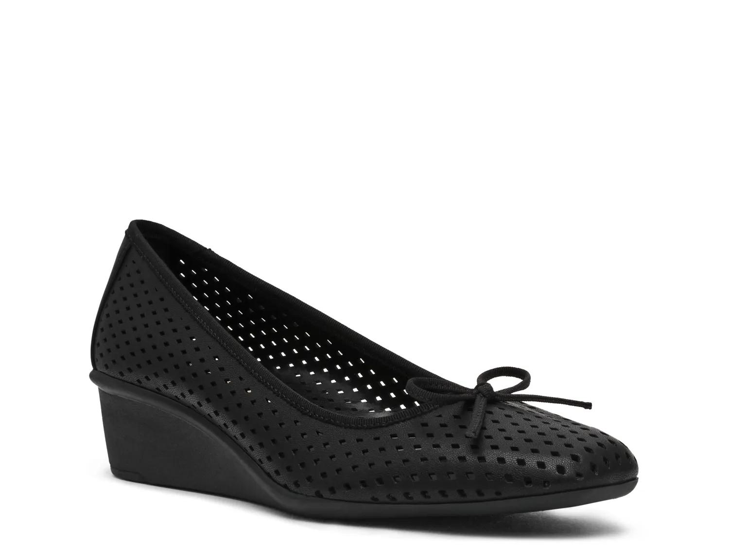 Winslett Wedge Pump - image 3