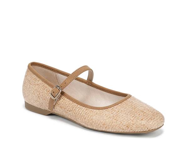 Click to shop LifeStride Flats at Designer Shoe Warehouse.