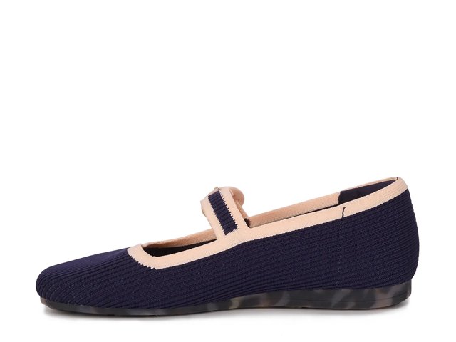 Naomi Mary Jane Flat