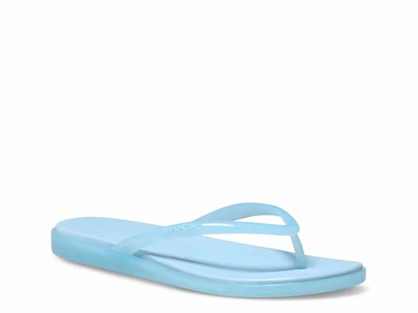 Click to shop women's casual flip flop sandals at DSW Designer Shoe Warehouse.
