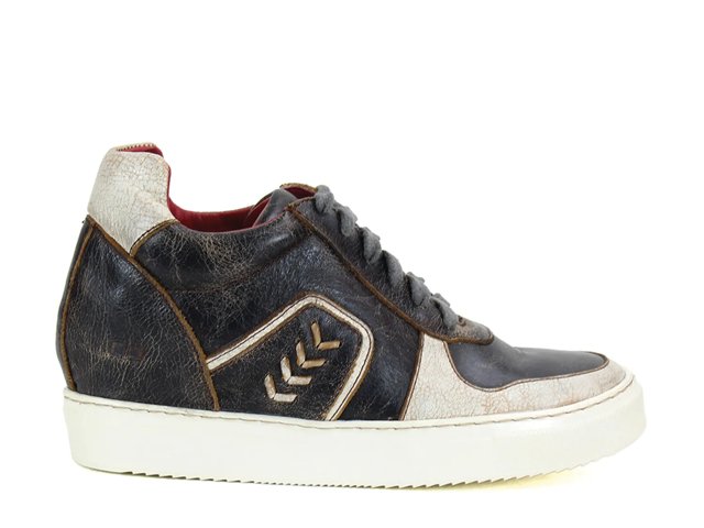 Andromeda Sneaker - Women's