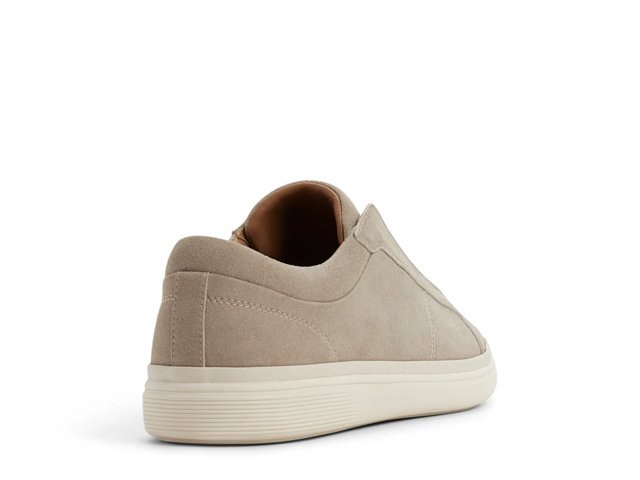 Carlson Sneaker