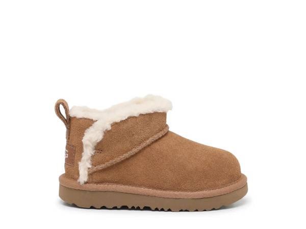 Click to shop girls big kid shoes at DSW Designer Shoe Warehouse.