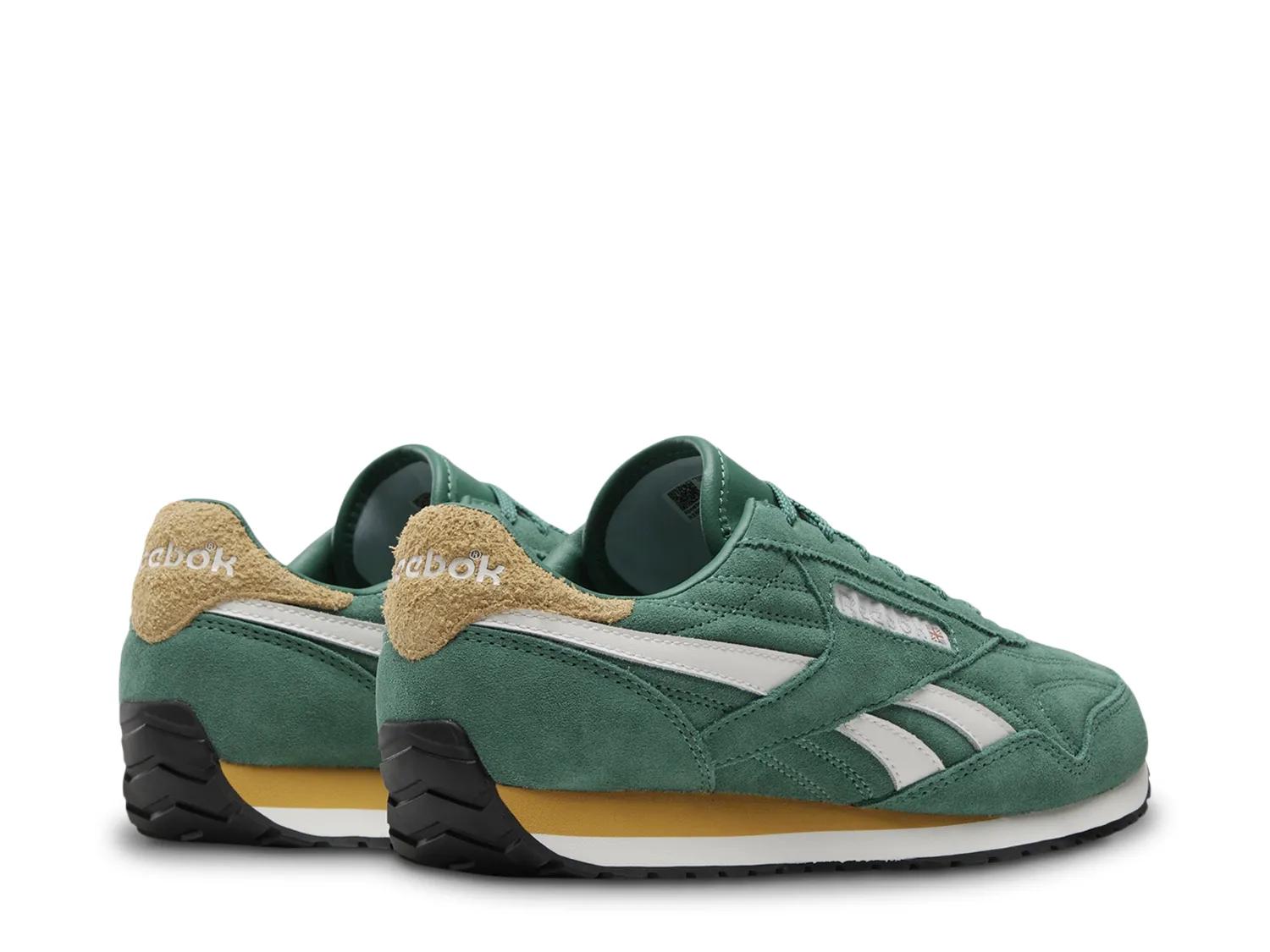 Classic AZ Sneaker - Women's