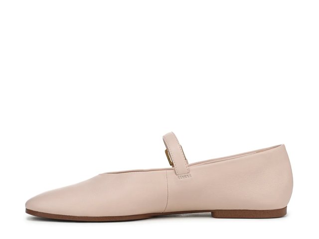 Odilia Mary Jane Flat