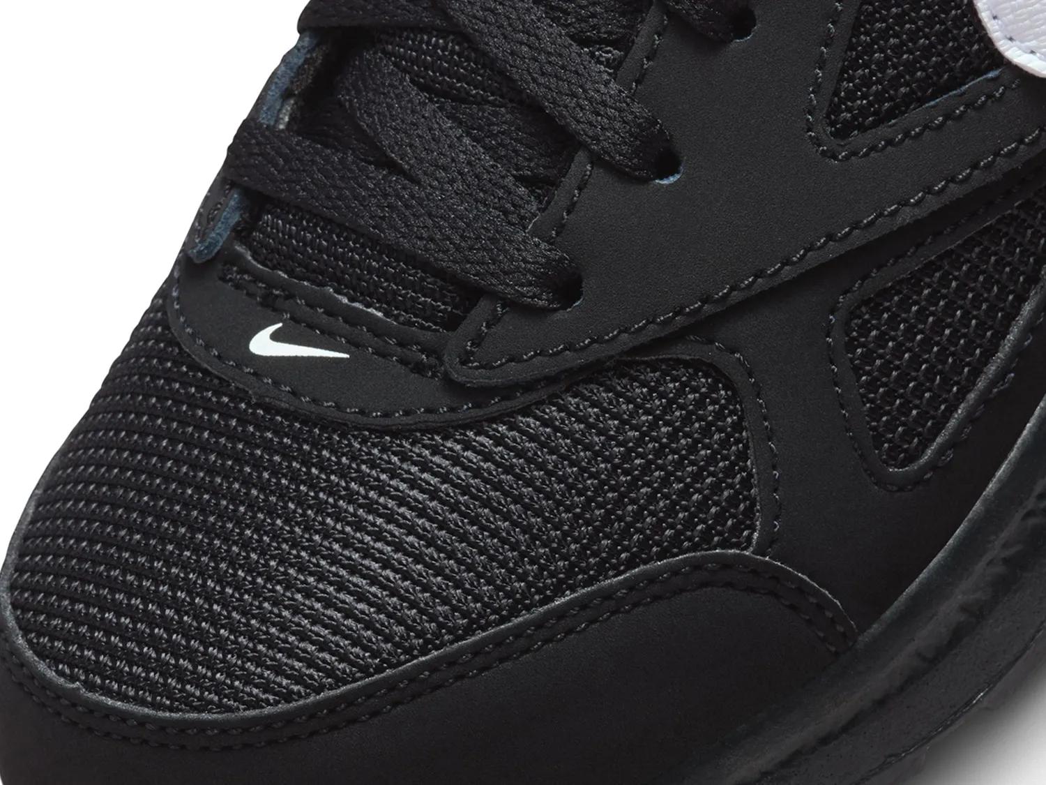 Air Max IVO Sneaker