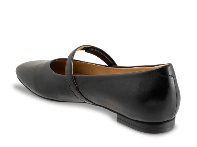 Hazel Mary Jane Flat