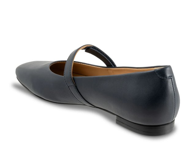 Hazel Mary Jane Flat