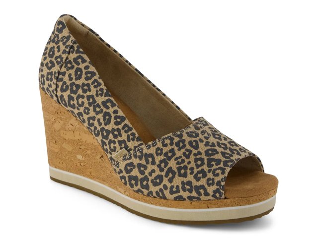 Essential Wedge Sandal - Women's