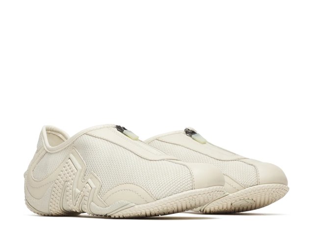 Relay Fly Zip Sneaker - Women's