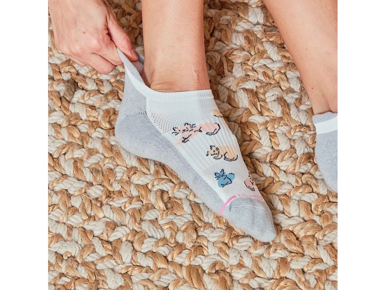 Cats & Solid Women's No Show Socks - 2 Pack