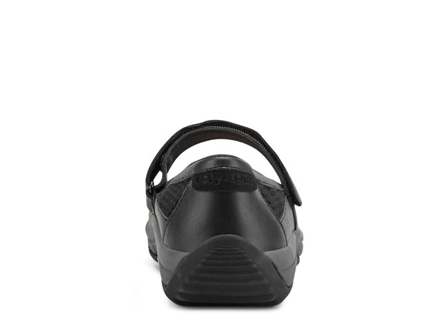 Briana Mary Jane Flat