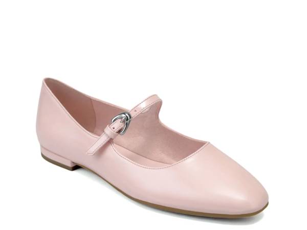 Click to shop women's wide width flats at DSW Designer Shoe Warehouse