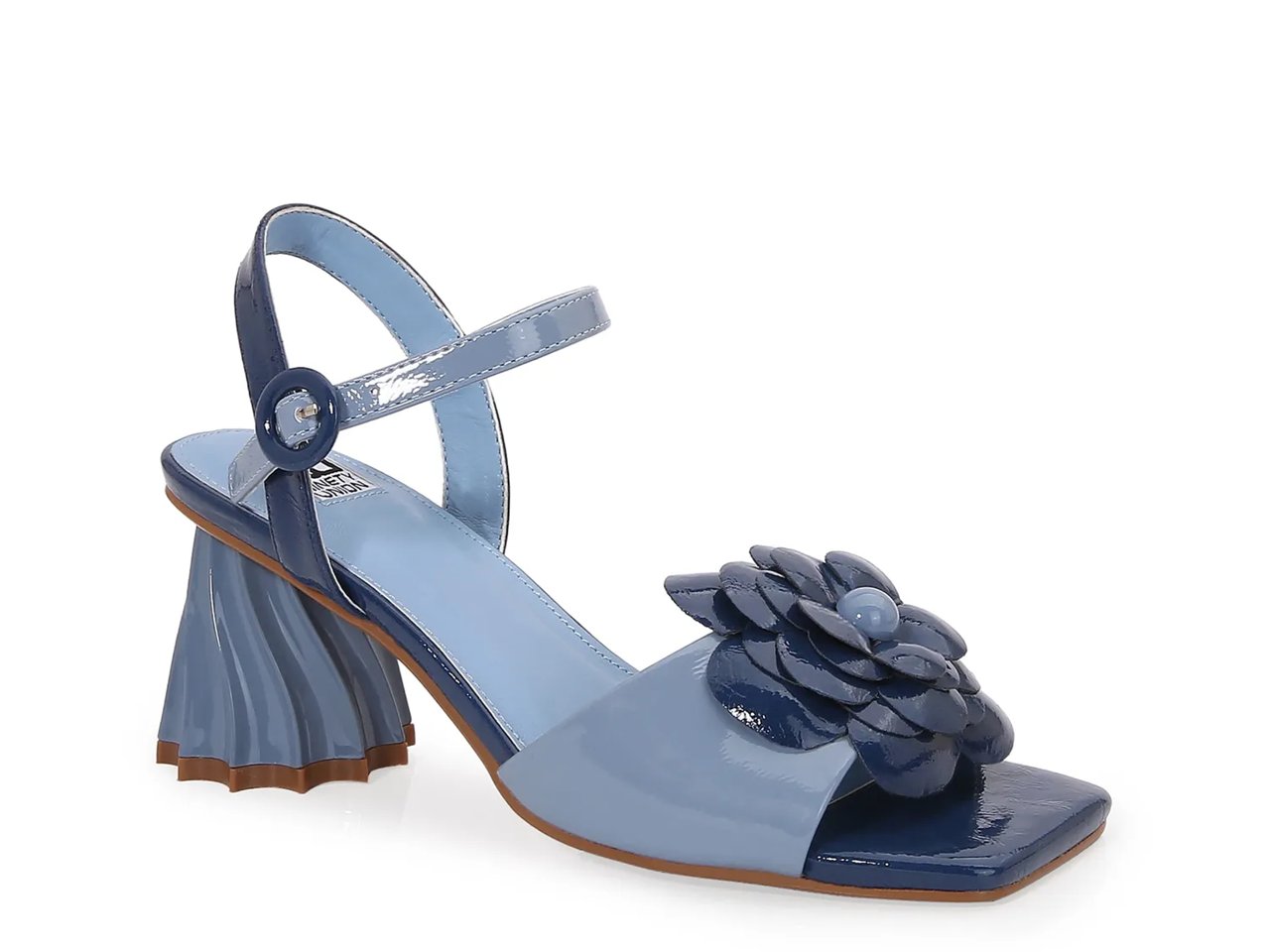 Camila Sandal