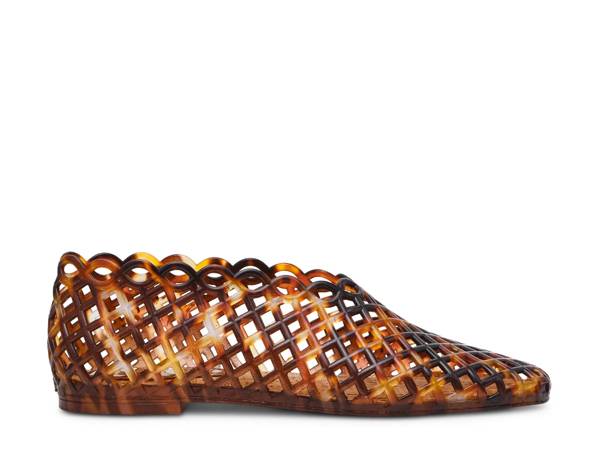 Featuring a jelly flat.