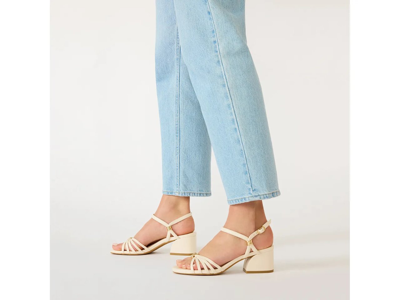 Mikayla Sandal