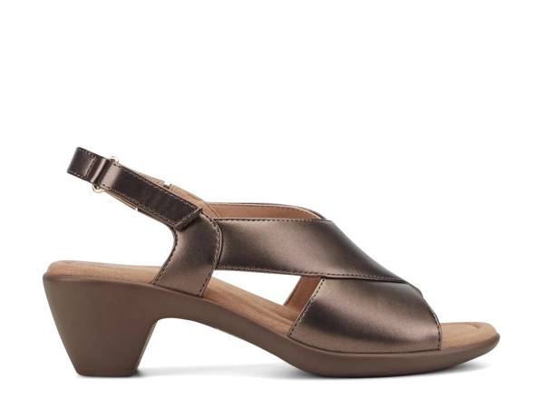 Click to shop women's Comfort Sandals at DSW Designer Shoe Warehouse.
