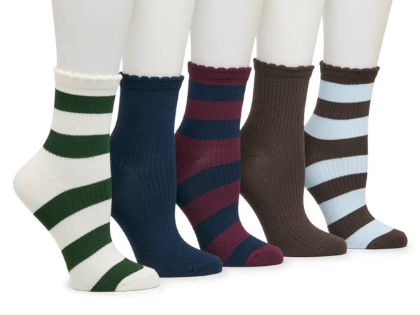 Click to shop women's socks at DSW Designer Shoe Warehouse.