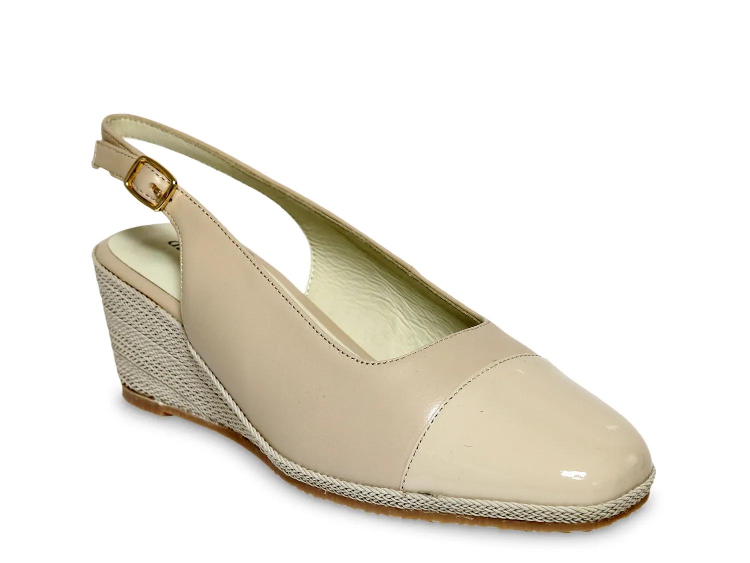 Sheyla Pump - image 3