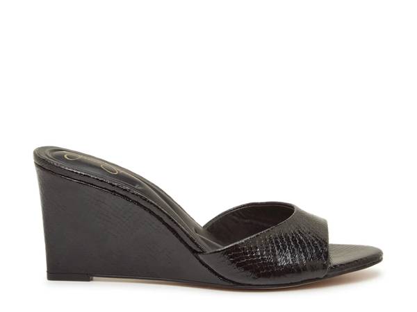 Click to shop women's wedge sandals at DSW Designer Shoe Warehouse.