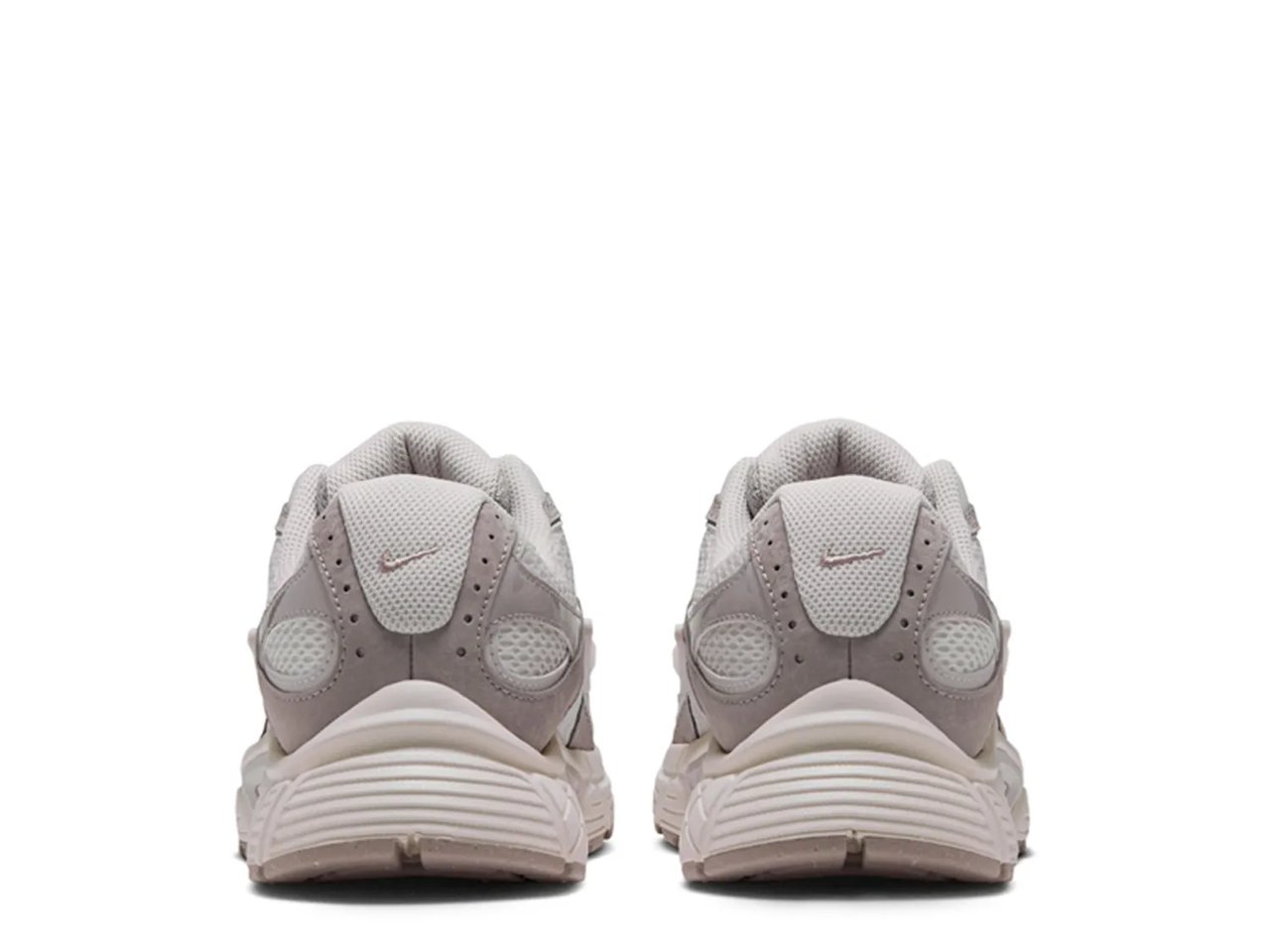V5 RNR Sneaker - Women's