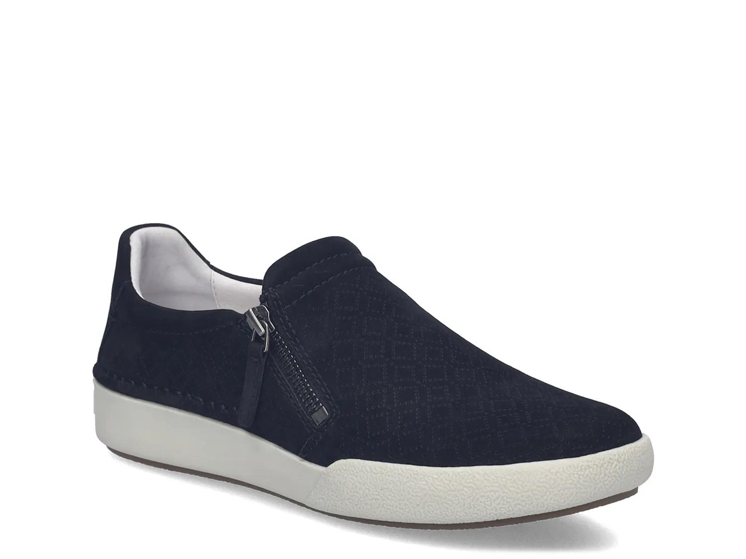 Claire 35 Sneaker - Women's - image 2