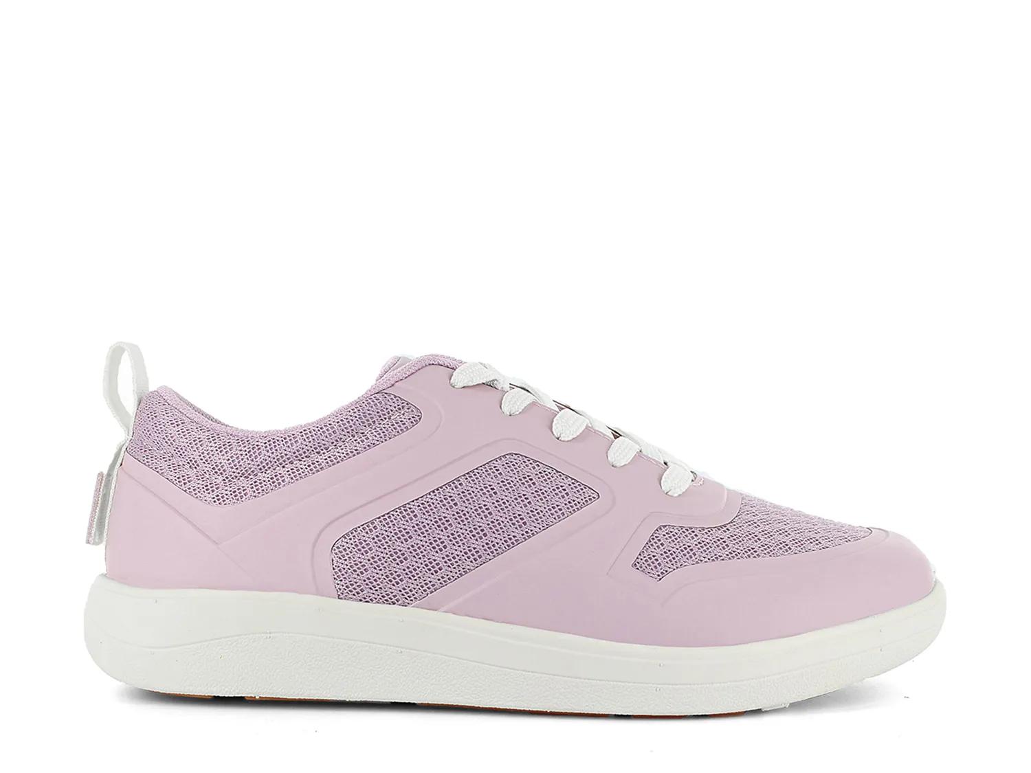 Dash Sneaker