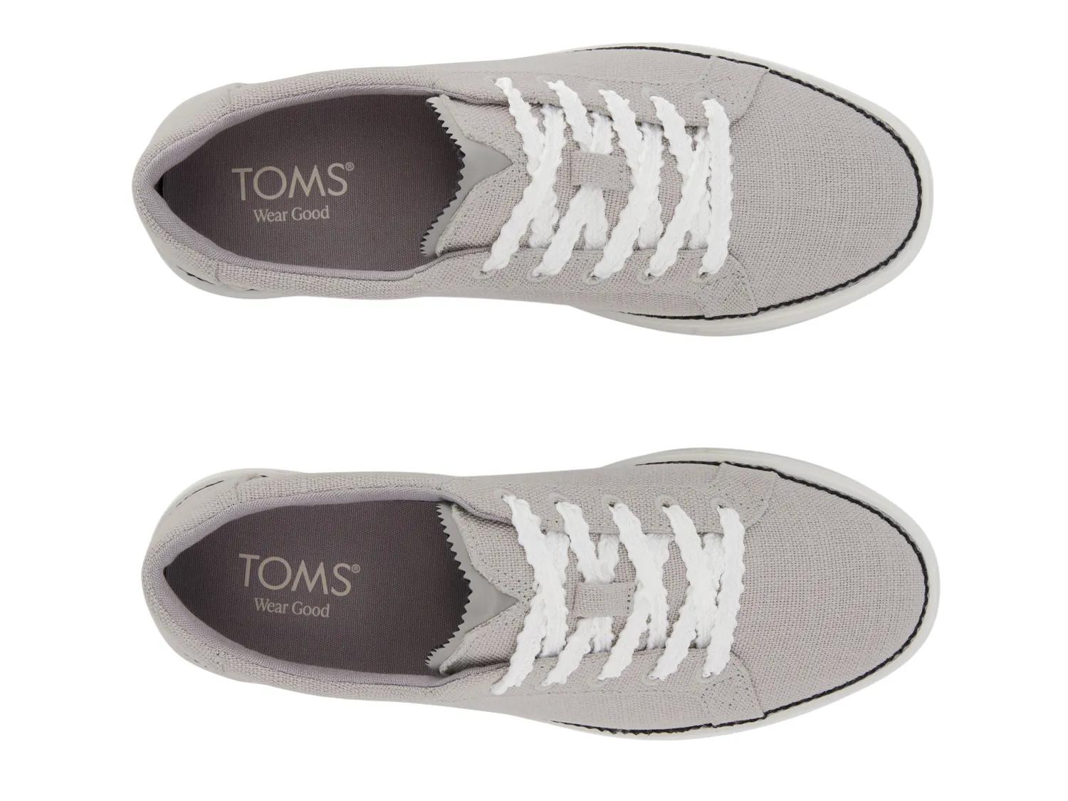 Izzy Sneaker