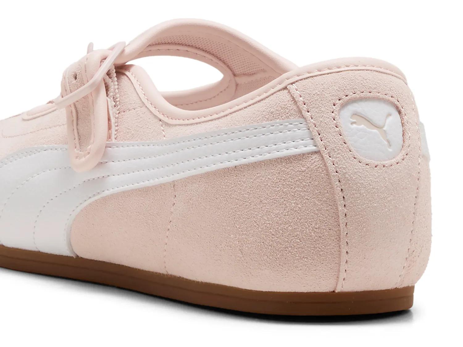 Tacklette Sneaker - Women's