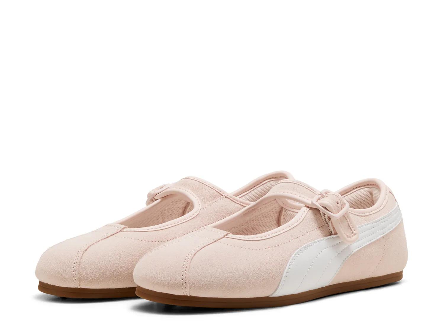 Tacklette Sneaker - Women's