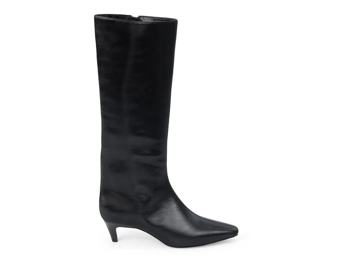 Lucian Boot