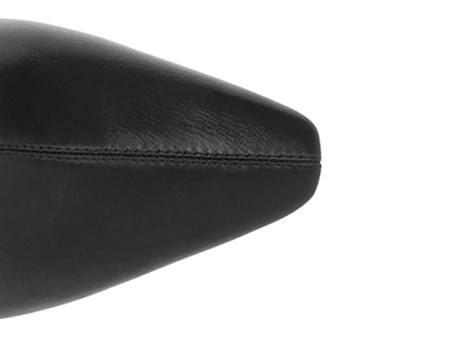 Lucian Boot