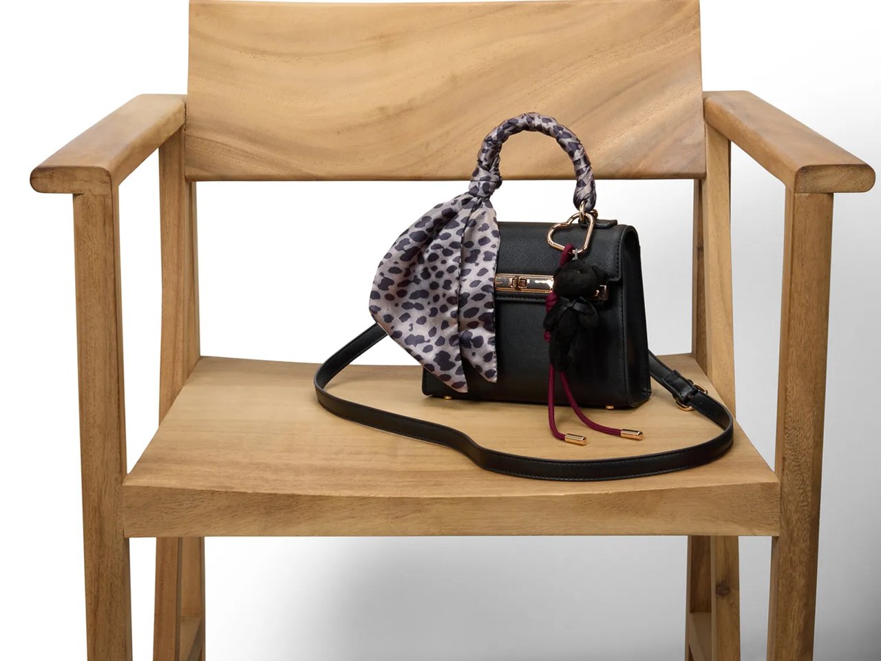 Larigodiaa Satchel