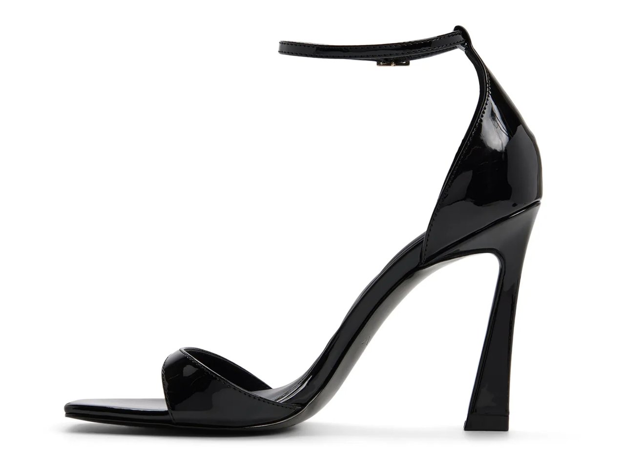 Evvie Sandal