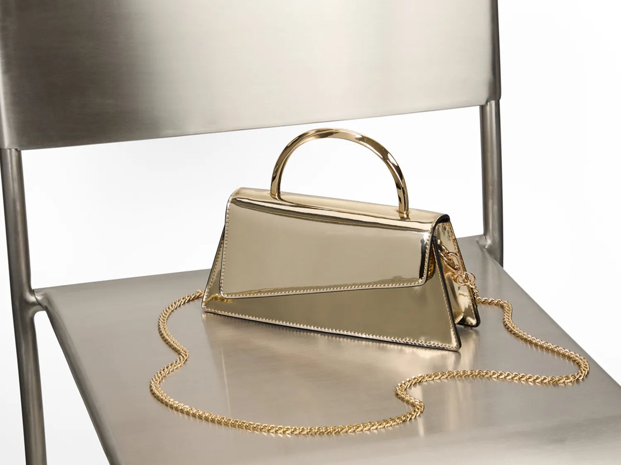 Aellaxiaax Satchel