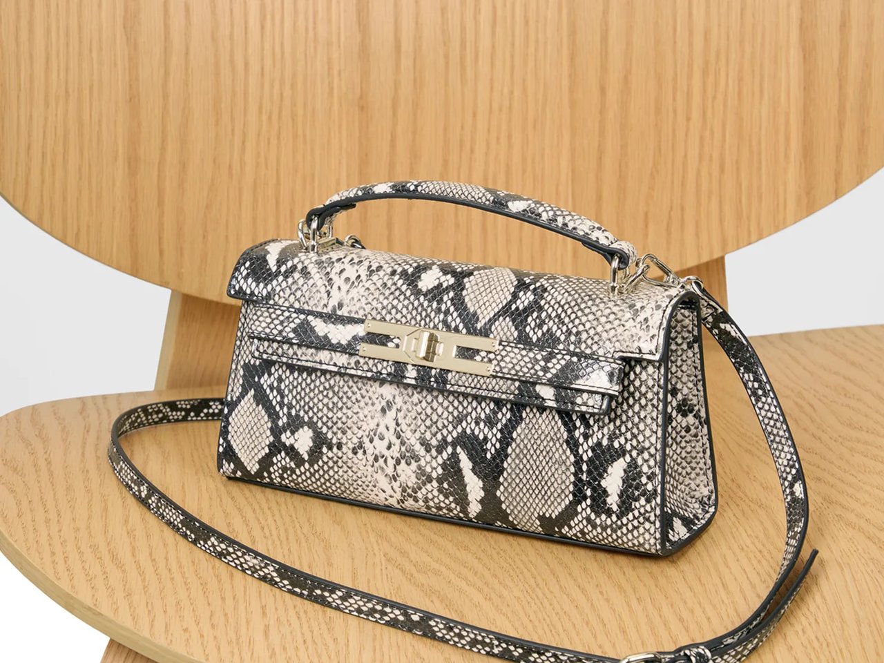 Ieriss Satchel