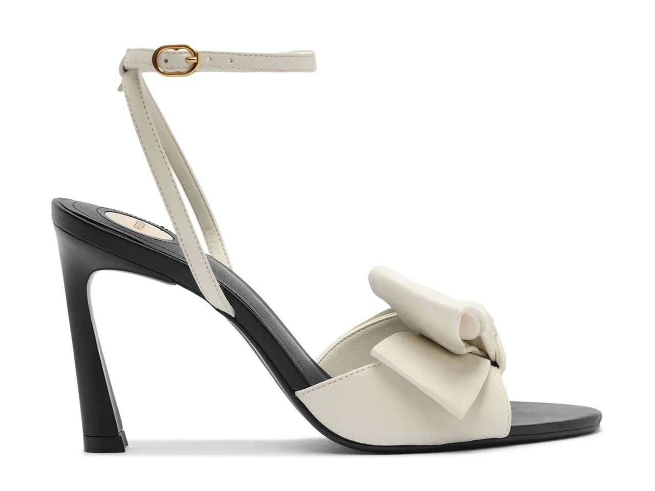 Izzie Sandal