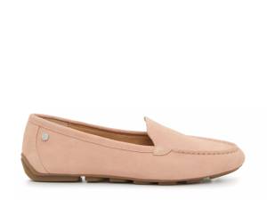 Featuring the Women's Ozzie Loafer. Click to shop flats at Hush Puppies.