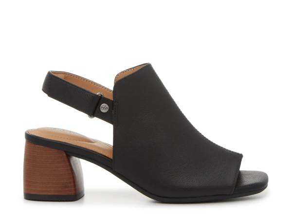 Featuring the Women's Vaya Sandal.  Click to shop New Arrivals at Hush Puppies