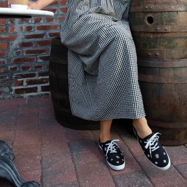 Champion Canvas Daisy Embroidery Lace Up