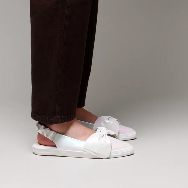 Point Slingback Leather Bow Celebrations