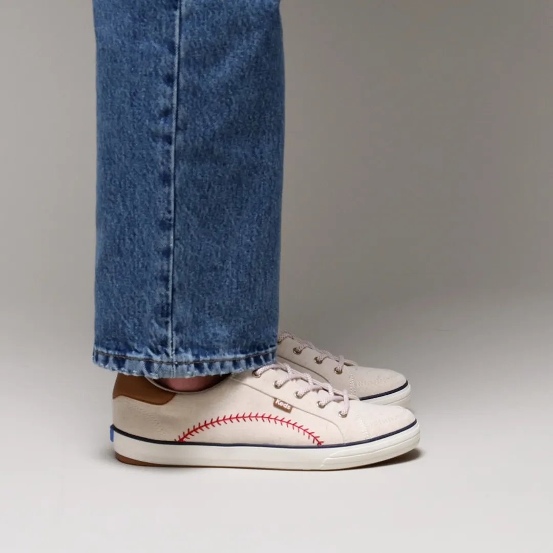 Center III Pennant Woven Lace-Up