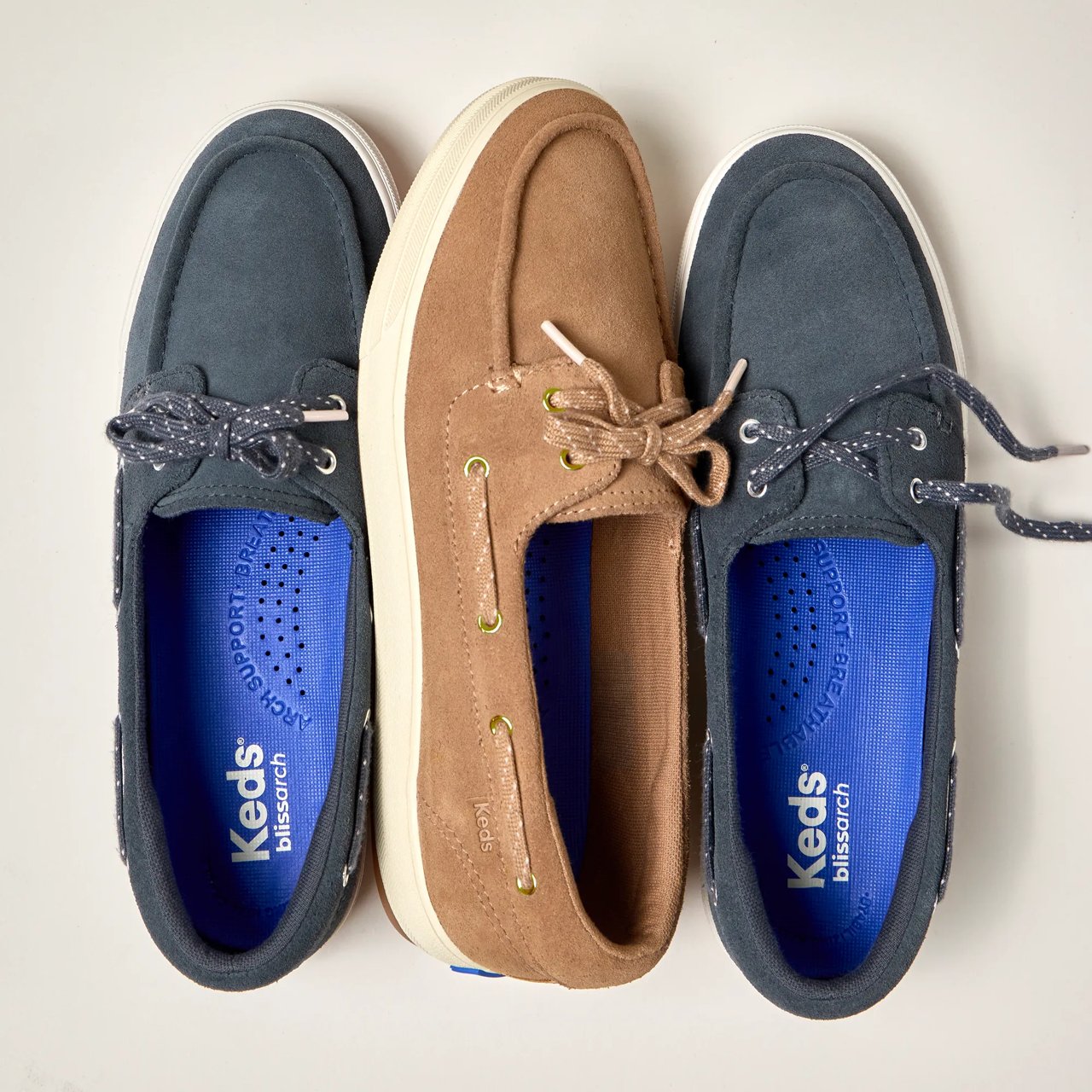 Center III Boat Suede